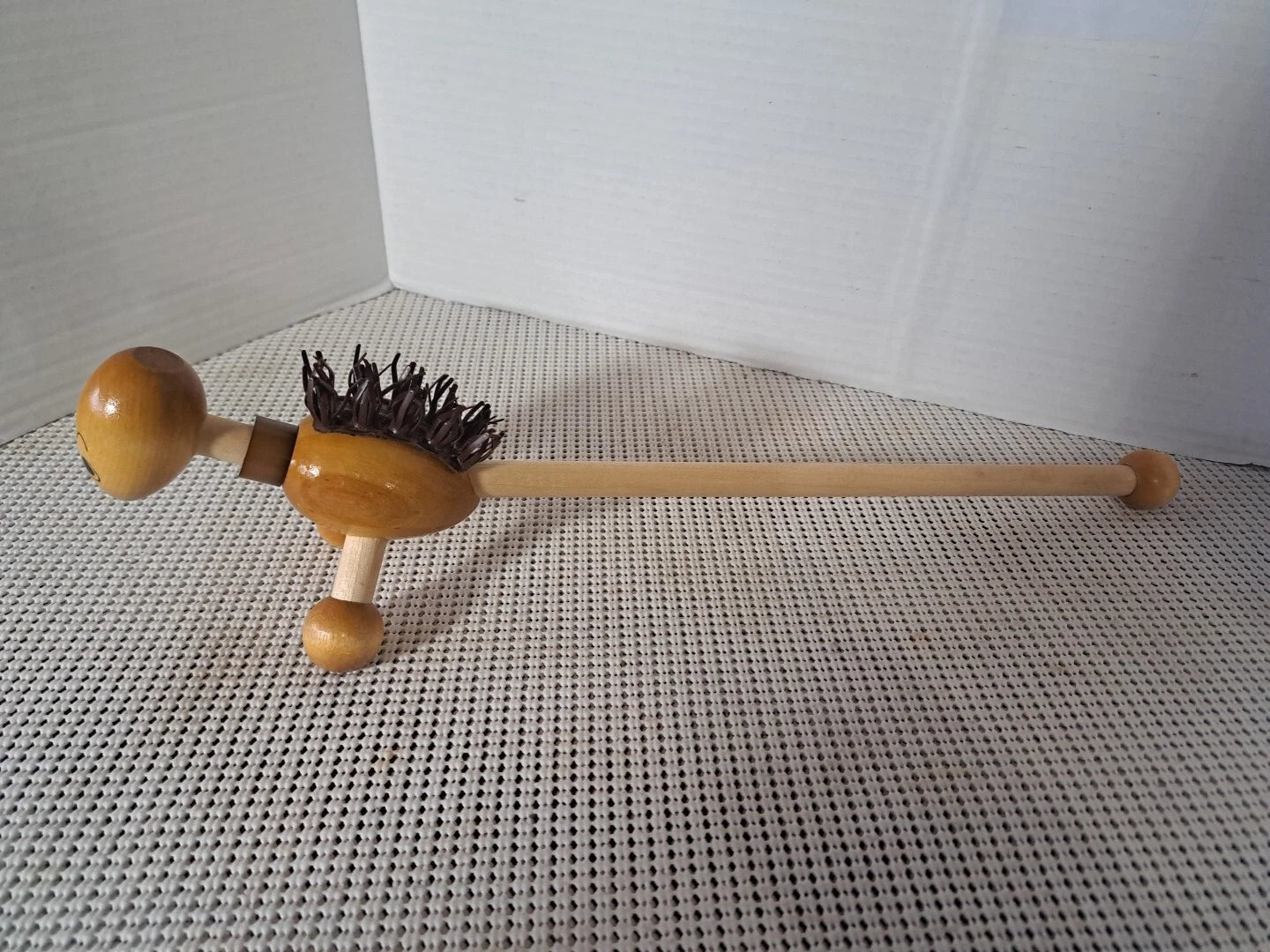 Scratcha LotUvus Wood Back Scratcher Massager 16"