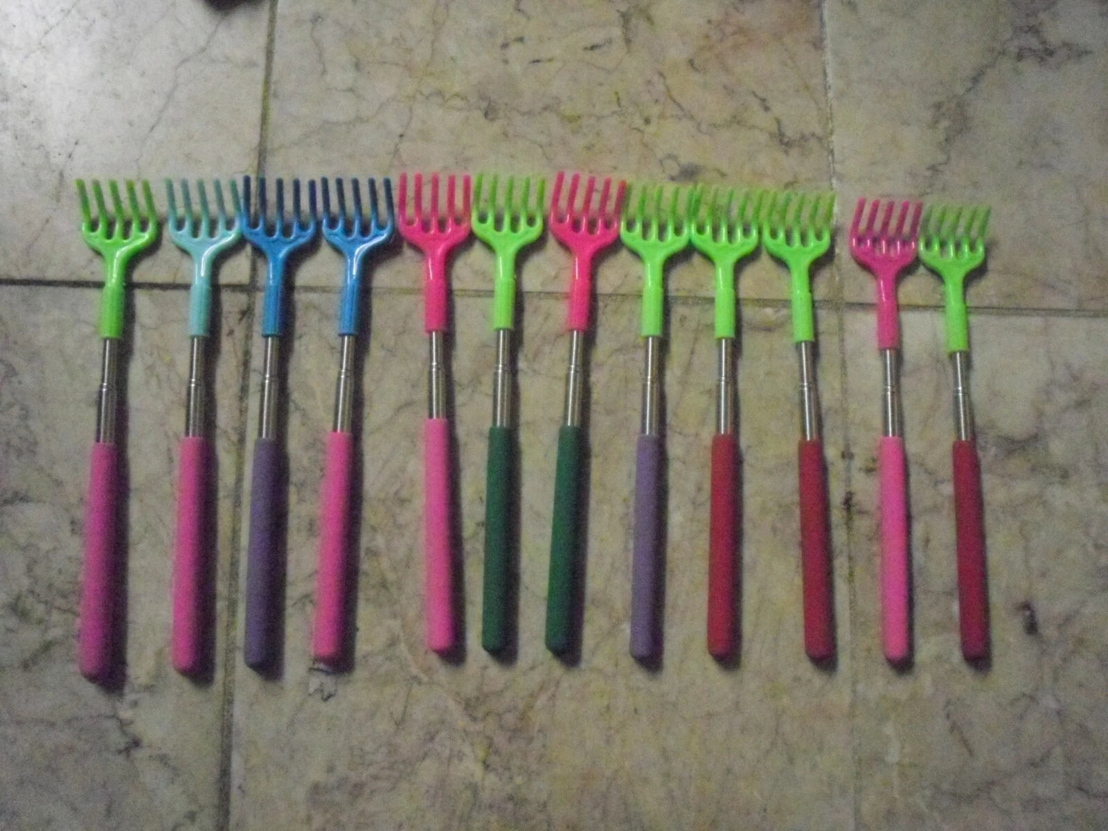 Scratcher back telescopic scratching.device hand extendable back.scratching  USA