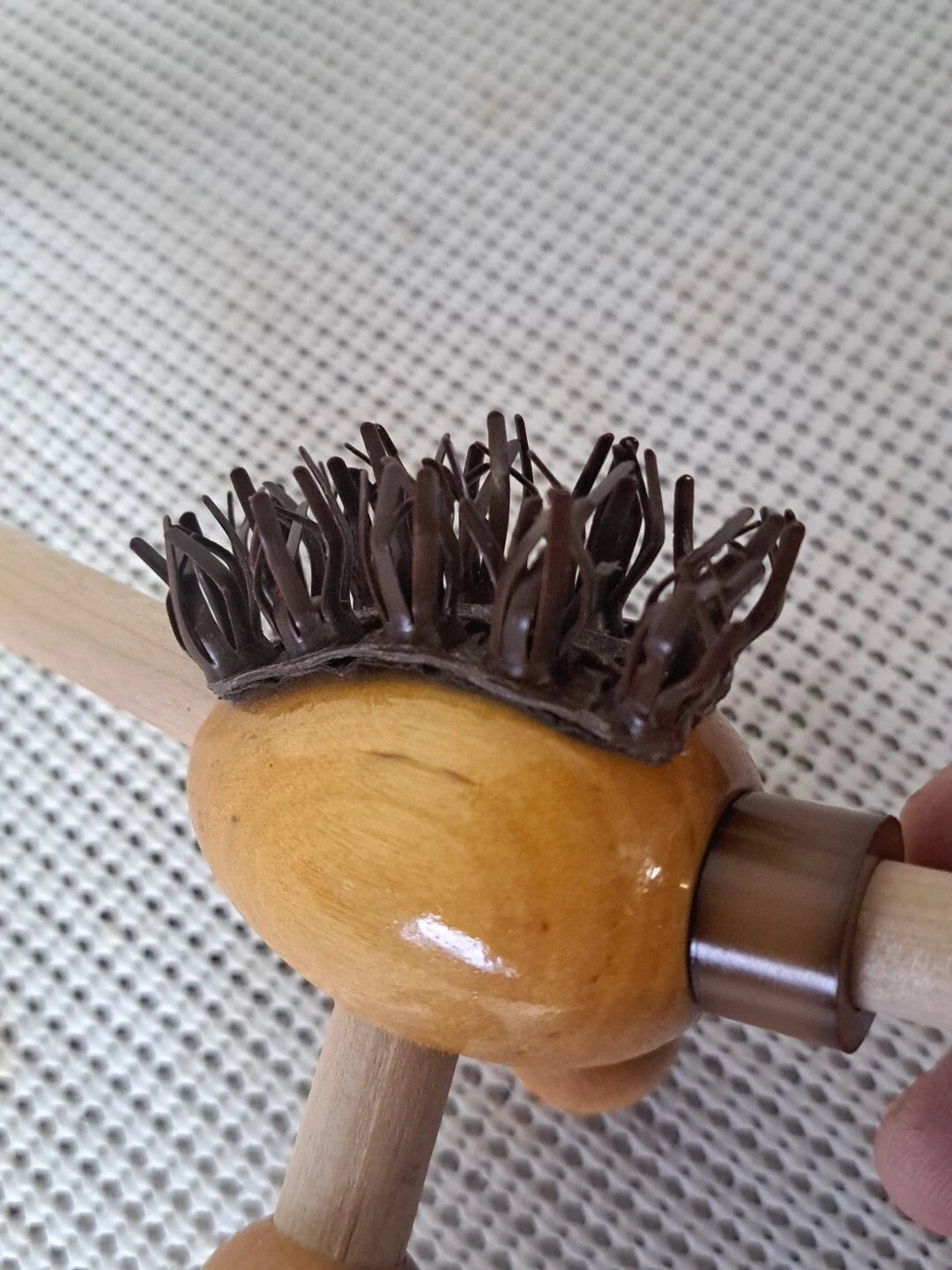 Scratcha LotUvus Wood Back Scratcher Massager 16"